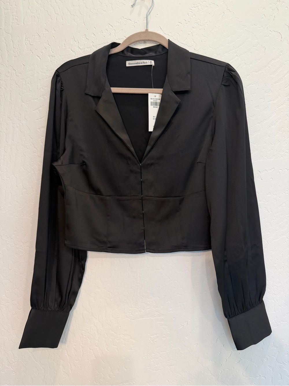 NWT Abercrombie & Fitch Black Satin Cropped Blouse Top M